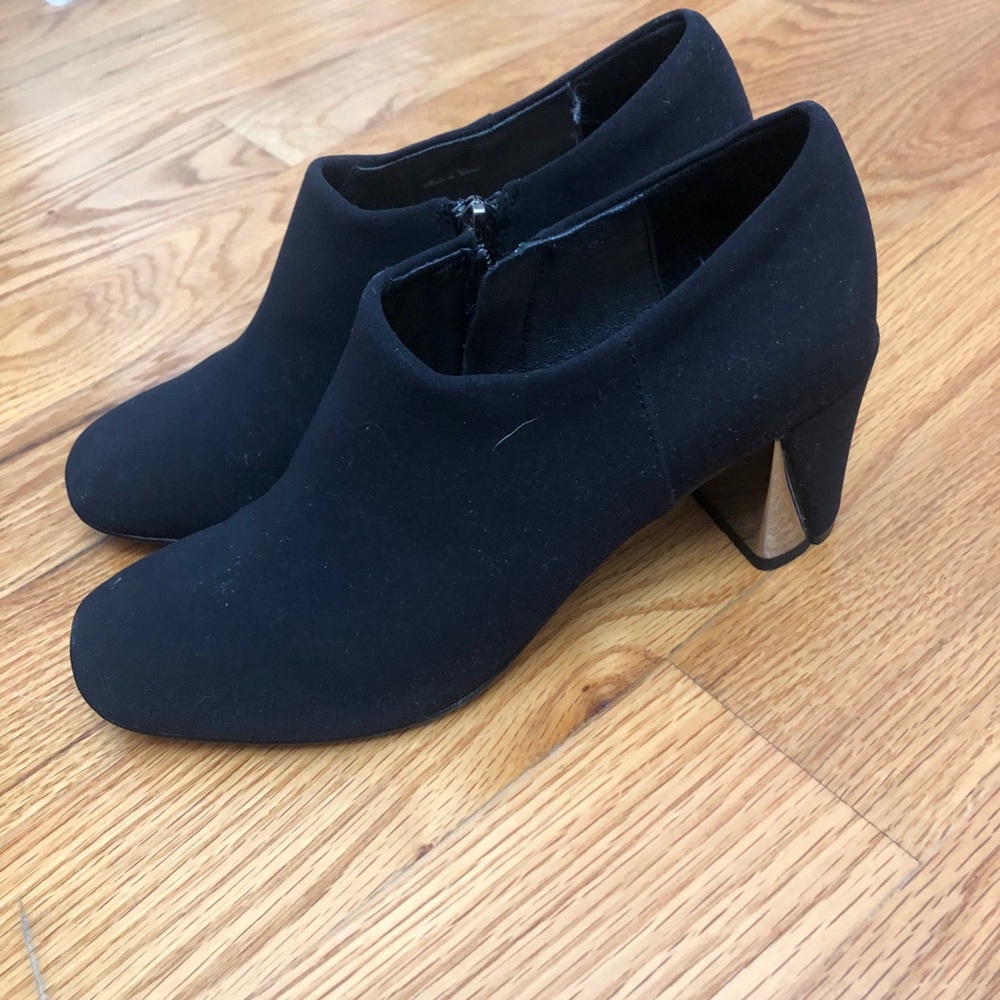 EUC Donald Pliner booties